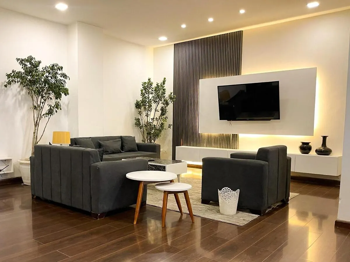 Chic Urban Apt 3 Bedroom Downtown Addisz-Abeba